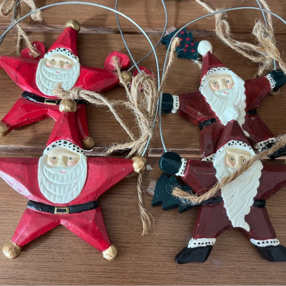 Set of 4 Star Style Santa Wooden Ornaments w Wire Hanger Classic Christmas